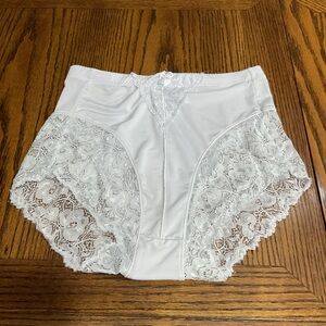 Angelina White Lace High-Waist Comfortable Panties NWOT